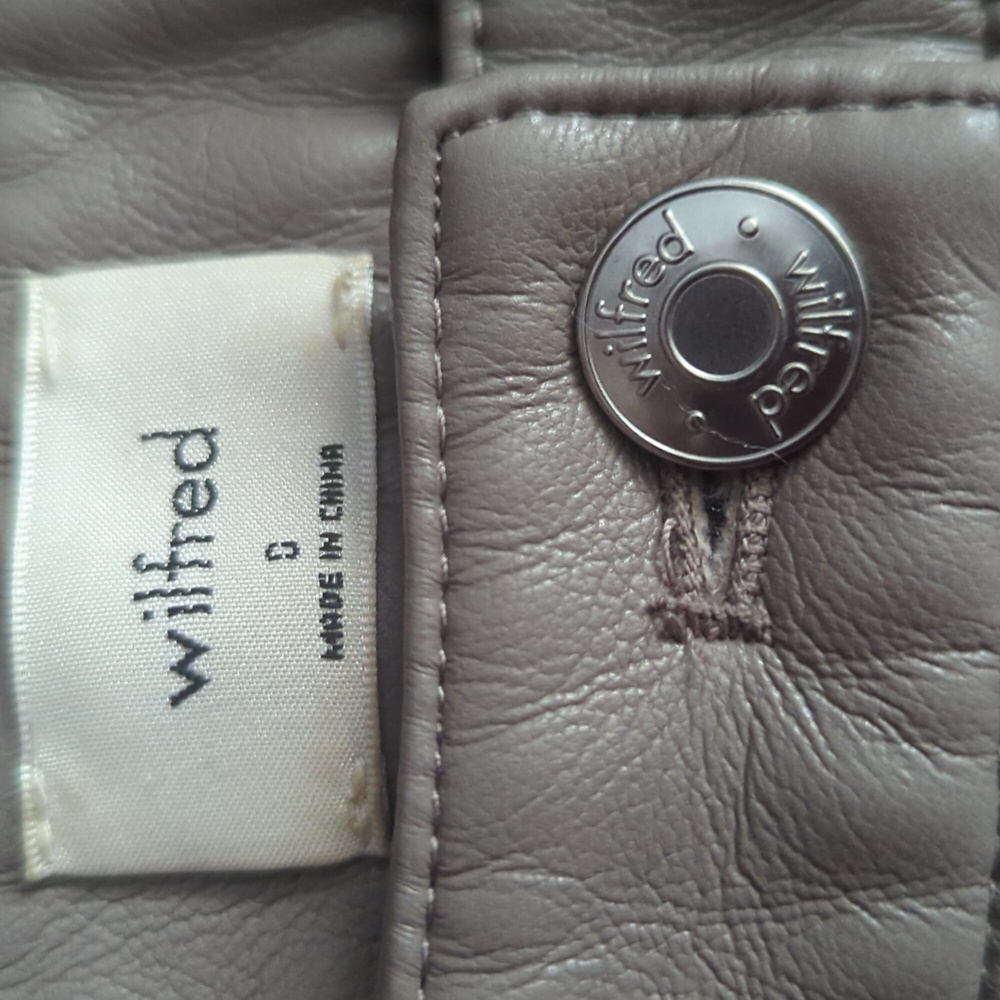 WILFRED x ARITZIA The Melina Pant High Waisted Vegan Leather - Picture 8 of 10
